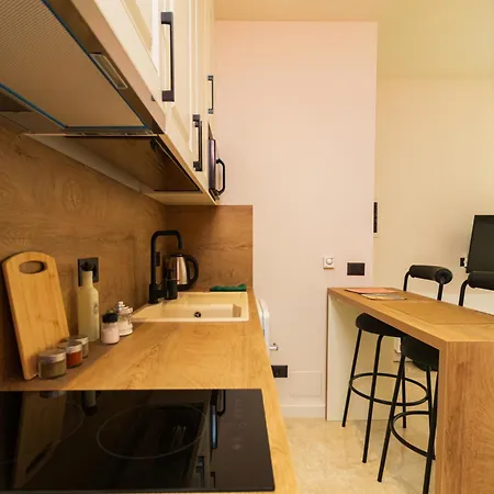 Coral Cane * تيرانا