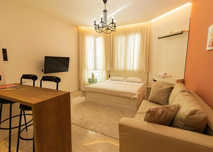 Coral Cane Apartment *