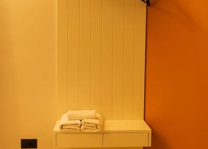 Coral Cane Apartment *